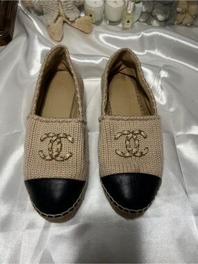 CHANEL Beige Knit Espadrilles with Black Cap Toe and Gold CC Logo